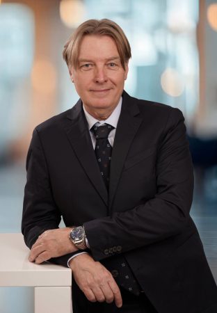 Bewerbungsfotos stuttgart-bewerbungsbilder stuttgart-business fotos stuttgart-fotostudio stuttgart- passbilder Stuttgart