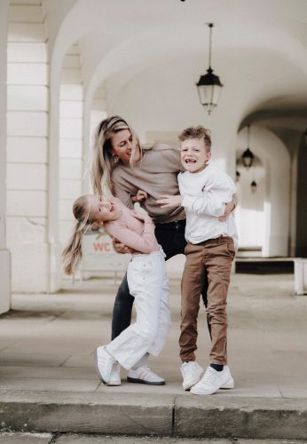 Fotostudio-Fotograf stuttgart-professionelle Fotografie-Fotoshooting-Familienfotos-Babyfotos-New Born-babybauch Shooting