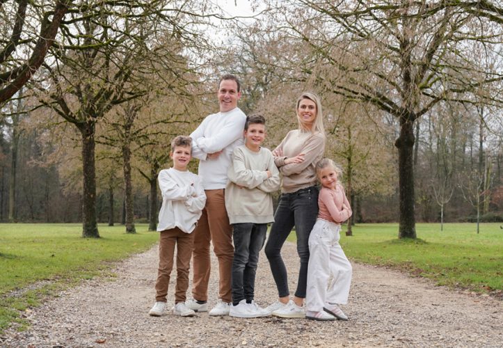 Fotostudio-Fotograf stuttgart-professionelle Fotografie-Fotoshooting-Familienfotos-Babyfotos-New Born-babybauch Shooting