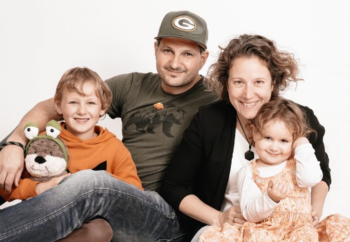 Fotostudio-Fotograf stuttgart-professionelle Fotografie-Fotoshooting-Familienfotos-Babyfotos-New Born-babybauch Shooting