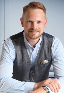 Bewerbungsbilder_Bewerbungsfotos_Bewerbungsfotos Stuttgart_Businessfotos_Businessfotos Stuttgart_Fotostudio_Passbilder_E Passbild_