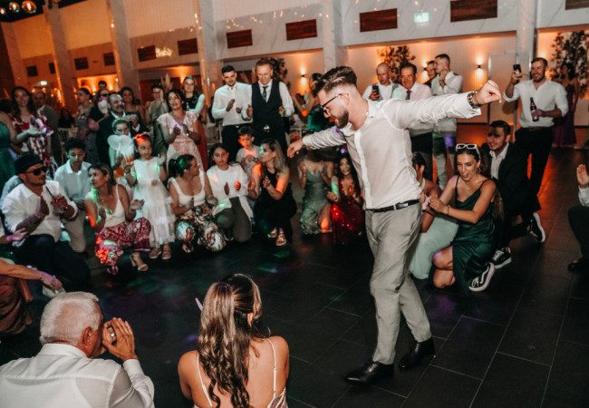 Hochzeitsfotograf_Hochzeitsfotografie_Paarshooting_Professioneller Hochzeitsfotograf Stuttgart_professioneller Hochzeitsfotograf für moderne Hochzeitsfotos_Hochzeitsfotograf_Hochzeitsfotograf stuttgart-Hochzeitsreportage Stuttgart_Hochzeitsfotografie_profesionelle hochzeitsbilder_Fotostudio_destination wedding_wedding photographer