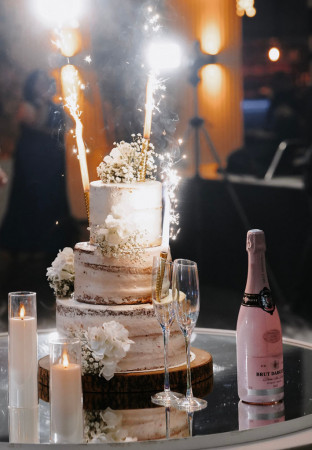 Hochzeitsfotograf_Hochzeitsfotografie_Paarshooting_Professioneller Hochzeitsfotograf Stuttgart_professioneller Hochzeitsfotograf für moderne Hochzeitsfotos_Hochzeitsfotograf_Hochzeitsfotograf stuttgart-Hochzeitsreportage Stuttgart_Hochzeitsfotografie_profesionelle hochzeitsbilder_Fotostudio_destination wedding_wedding photographer