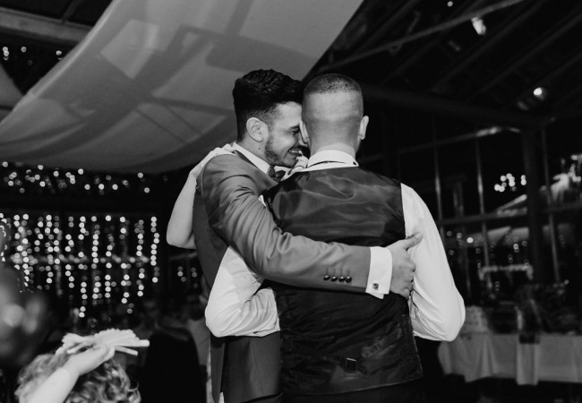 Hochzeitsfotograf_Hochzeitsfotografie_Paarshooting_Professioneller Hochzeitsfotograf Stuttgart_professioneller Hochzeitsfotograf für moderne Hochzeitsfotos_Hochzeitsfotograf_Hochzeitsfotograf stuttgart_Hochzeitsreportage Stuttgart_Hochzeitsfotografie_profesionelle hochzeitsbilder_Fotostudio_destination wedding_wedding photographer