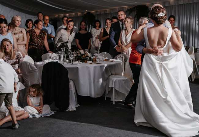 professioneller Hochzeitsfotograf für moderne Hochzeitsfotos_Hochzeitsfotograf Stuttgart_Hochzeitsfotografie_profesionelle hochzeitsbilder_Hochzeitsreportage_Fotostudio_destination wedding_wedding photographer