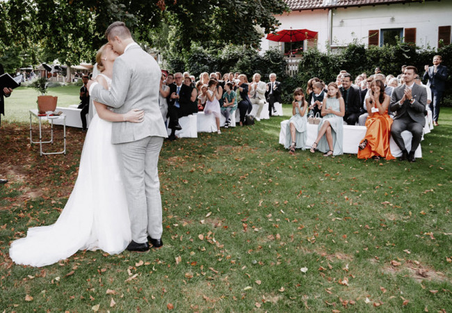 professioneller Hochzeitsfotograf für moderne Hochzeitsfotos_Hochzeitsfotograf Stuttgart_Hochzeitsfotografie_profesionelle hochzeitsbilder_Hochzeitsreportage_Fotostudio_destination wedding_wedding photographer