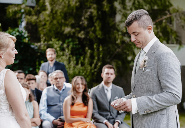 professioneller Hochzeitsfotograf für moderne Hochzeitsfotos_Hochzeitsfotograf Stuttgart_Hochzeitsfotografie_profesionelle hochzeitsbilder_Hochzeitsreportage_Fotostudio_destination wedding_wedding photographer