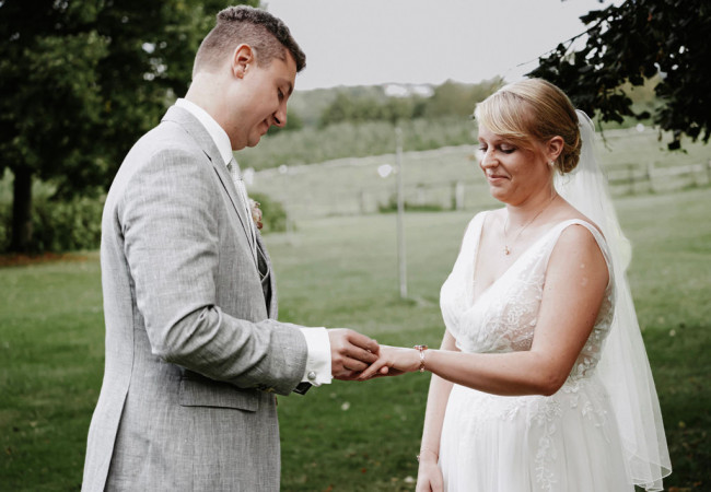 professioneller Hochzeitsfotograf für moderne Hochzeitsfotos_Hochzeitsfotograf Stuttgart_Hochzeitsfotografie_profesionelle hochzeitsbilder_Hochzeitsreportage_Fotosstudio_Hochzeitsfotos