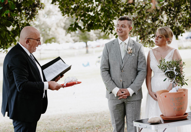 professioneller Hochzeitsfotograf für moderne Hochzeitsfotos_Hochzeitsfotograf Stuttgart_Hochzeitsfotografie_profesionelle hochzeitsbilder_Hochzeitsreportage_Fotostudio_destination wedding_wedding photographer