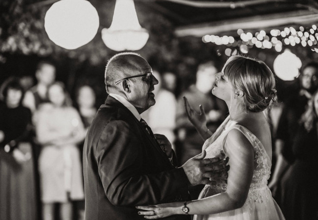 professioneller Hochzeitsfotograf für moderne Hochzeitsfotos_Hochzeitsfotograf Stuttgart_Hochzeitsfotografie_profesionelle hochzeitsbilder_Hochzeitsreportage_Fotostudio