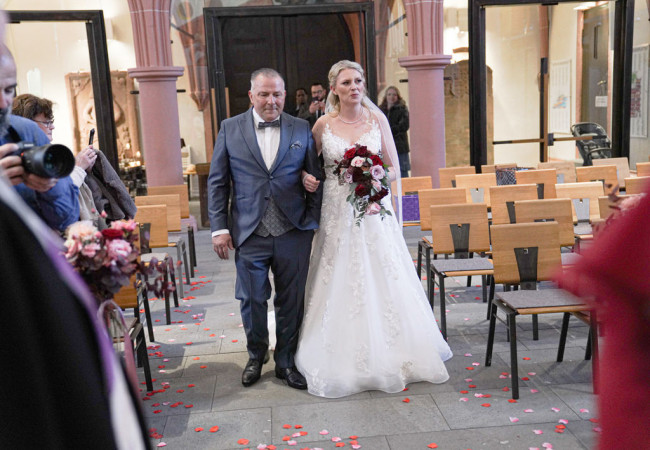 Hochzeitsfotograf_Hochzeitsfotografie_Paarshooting_Professioneller Hochzeitsfotograf Stuttgart_professioneller Hochzeitsfotograf für moderne Hochzeitsfotos_Hochzeitsfotograf_Hochzeitsfotograf stuttgart-Hochzeitsreportage Stuttgart_Hochzeitsfotografie_profesionelle hochzeitsbilder_Fotostudio_destination wedding_wedding photographer