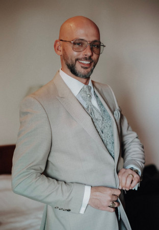 professioneller Hochzeitsfotograf für moderne Hochzeitsfotos_Hochzeitsfotograf Stuttgart_Hochzeitsfotografie_profesionelle hochzeitsbilder_Hochzeitsreportage_Fotosstudio_Hochzeitsfotos