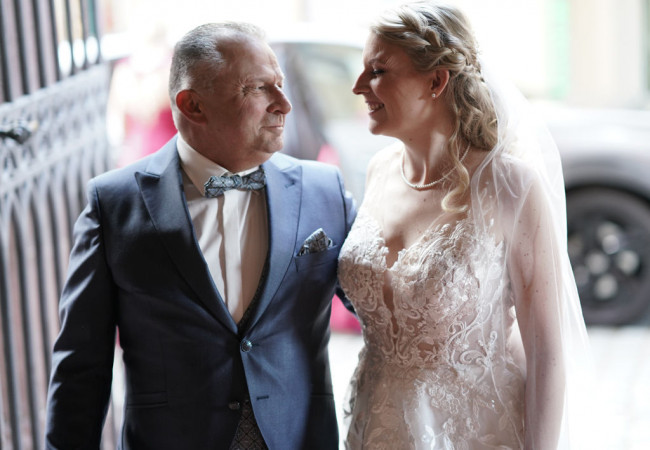 professioneller Hochzeitsfotograf für moderne Hochzeitsfotos_Hochzeitsfotograf Stuttgart_Hochzeitsfotografie_profesionelle hochzeitsbilder_Hochzeitsreportage_Fotosstudio_Hochzeitsfotos