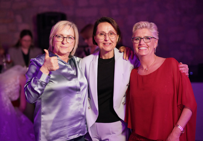 professioneller Hochzeitsfotograf für moderne Hochzeitsfotos_Hochzeitsfotograf Stuttgart_Hochzeitsfotografie_profesionelle hochzeitsbilder_Hochzeitsreportage_Fotostudio_destination wedding_wedding photographer