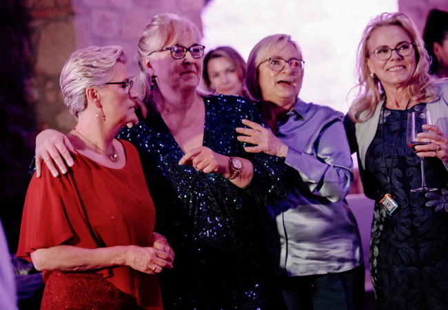 professioneller Hochzeitsfotograf für moderne Hochzeitsfotos_Hochzeitsfotograf Stuttgart_Hochzeitsfotografie_profesionelle hochzeitsbilder_Hochzeitsreportage_Fotostudio_destination wedding_wedding photographer