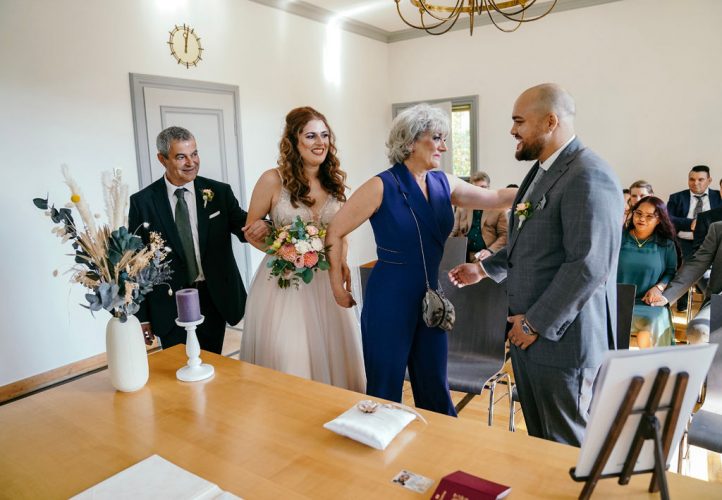 professioneller Hochzeitsfotograf für moderne Hochzeitsfotos_Hochzeitsfotograf Stuttgart_Hochzeitsfotografie_profesionelle hochzeitsbilder_Hochzeitsreportage_Fotosstudio