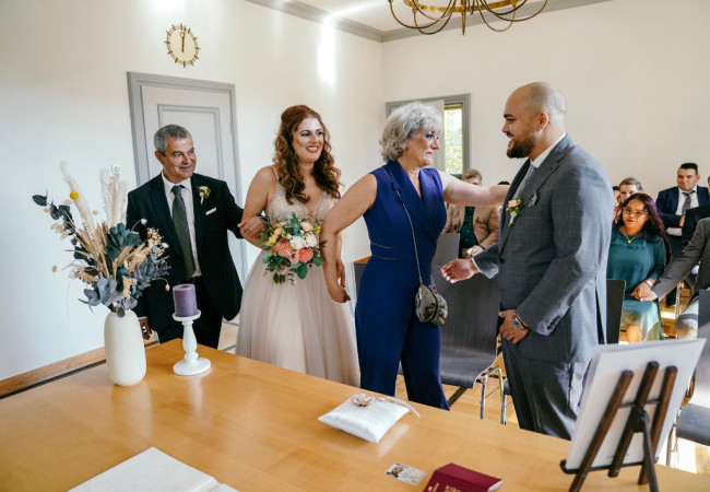 professioneller Hochzeitsfotograf für moderne Hochzeitsfotos_Hochzeitsfotograf Stuttgart_Hochzeitsfotografie_profesionelle hochzeitsbilder_Hochzeitsreportage_Fotosstudio