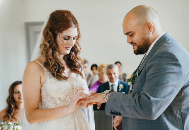 professioneller Hochzeitsfotograf für moderne Hochzeitsfotos_Hochzeitsfotograf Stuttgart_Hochzeitsfotografie_profesionelle hochzeitsbilder_Hochzeitsreportage_Fotosstudio