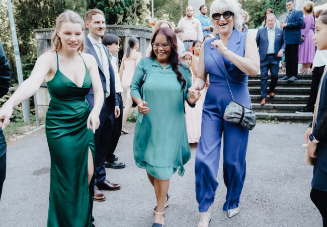 professioneller Hochzeitsfotograf für moderne Hochzeitsfotos_Hochzeitsfotograf Stuttgart_Hochzeitsfotografie_profesionelle hochzeitsbilder_Hochzeitsreportage_Fotostudio