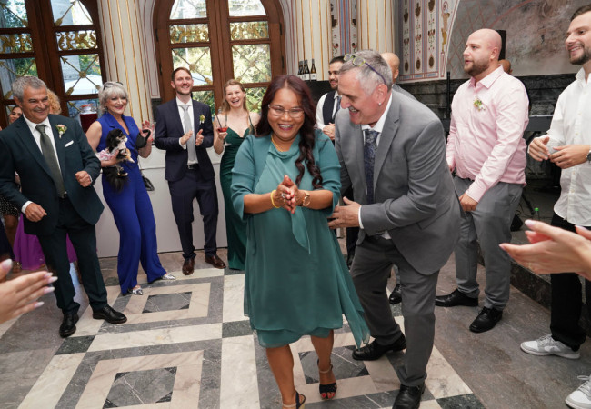 professioneller Hochzeitsfotograf für moderne Hochzeitsfotos_Hochzeitsfotograf Stuttgart_Hochzeitsfotografie_profesionelle hochzeitsbilder_Hochzeitsreportage_Fotostudio_destination wedding_wedding photographer