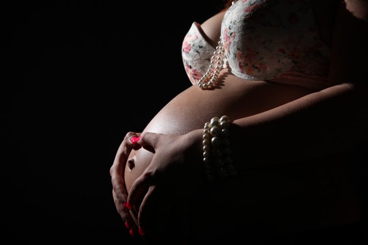 Fotostudio Stuttgart-Fotostudio Familie-Familienfotos Studio- Professionelle Familienfotografie- Newborn Shooting-Babybauch Shooting-Schwangerschafts fotos-Babyshooting