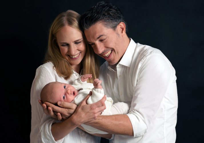Familienbilder_stuttgart_fotoshooting_fotostudio Stuttgart_familienbilder stuttgart_familienbilder fotograf_familienbilder studio_babybauch fotografie_babyfotos studio_babybilder_Bewerbungsfotos stuttgart_bewerbungsbilder stuttgart_passbilder stuttgart_ Businessfotos_new born fotoshooting